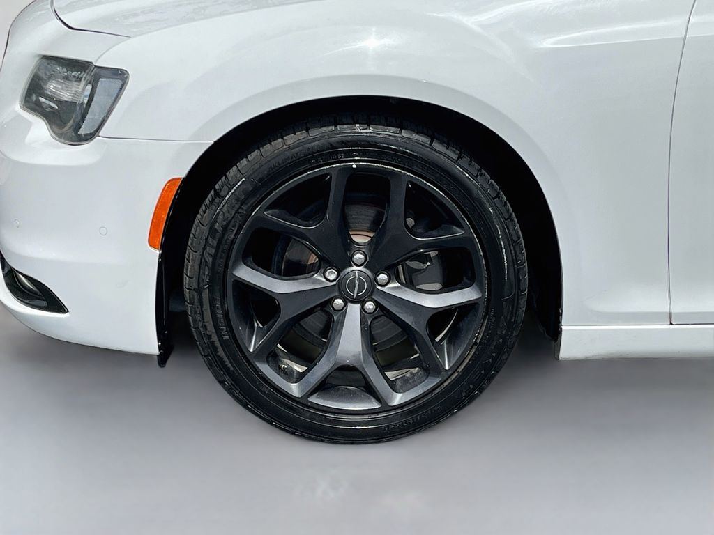Used 2021 White Chrysler S image 32