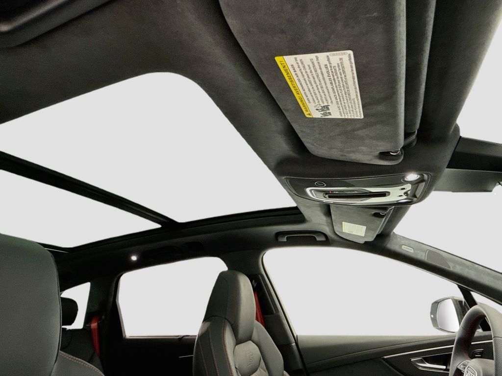 Thumbnail: 2026 Audi SQ7 - 17