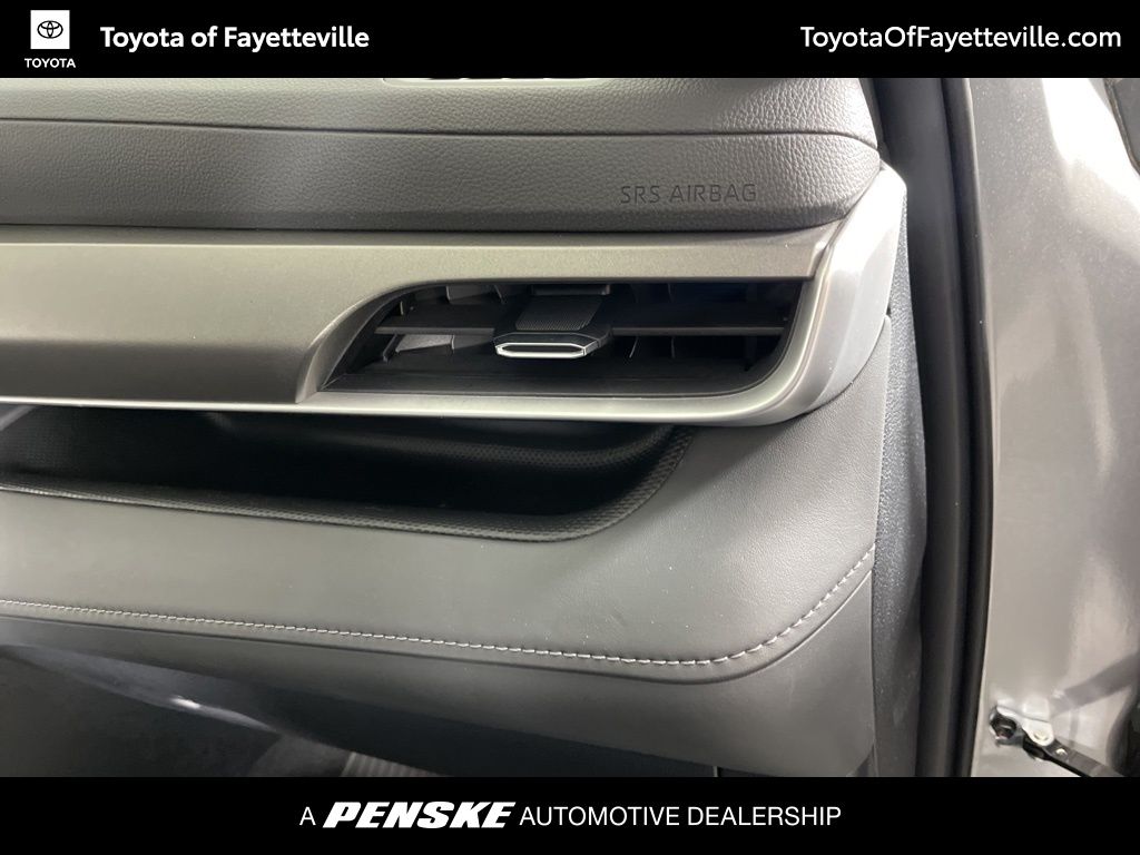 2024 Toyota Highlander XLE 23