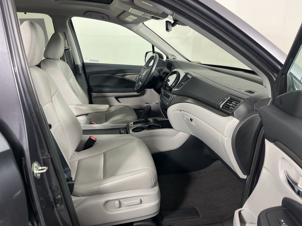 Thumbnail: 2020 Honda Pilot - 8