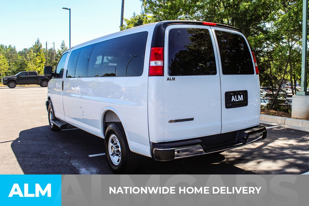 Used 2025 White Chevrolet LT image 5