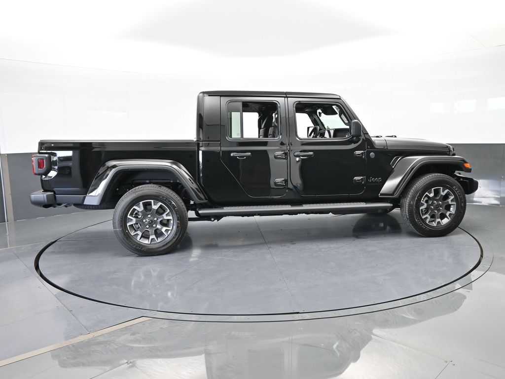 New 2026 black clearcoat Jeep Sahara image 7