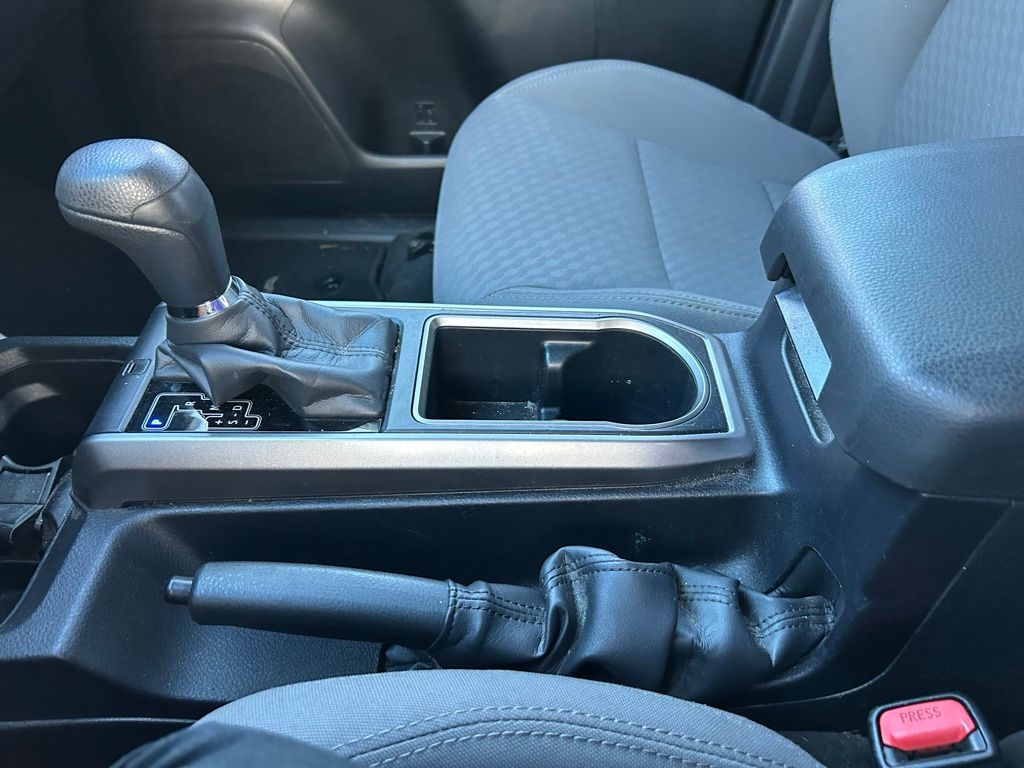 Thumbnail: 2022 Toyota Tacoma - 21
