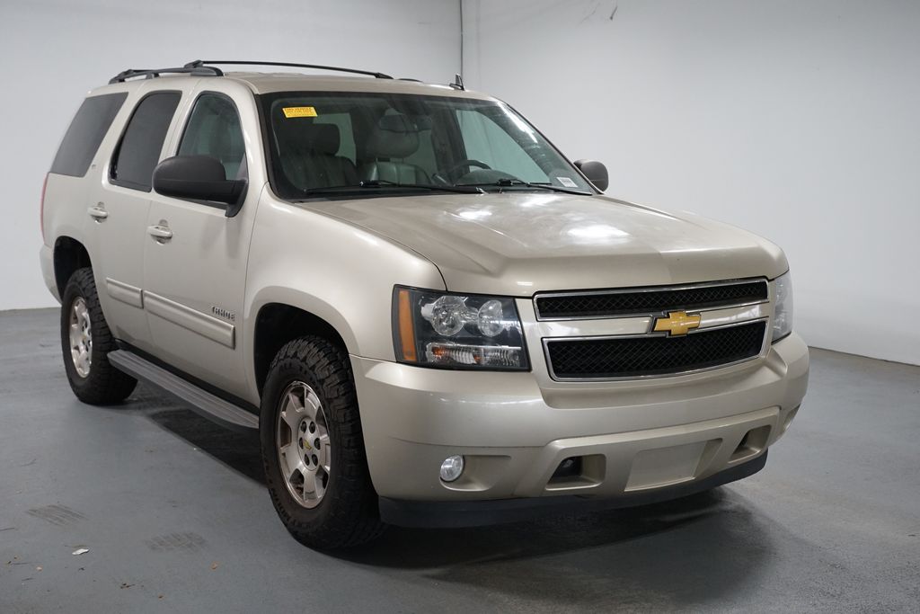 Thumbnail: 2013 Chevrolet Tahoe - 3