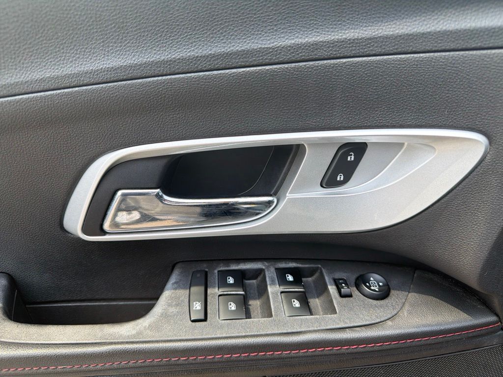 Used 2013 Black Chevrolet LT image 17