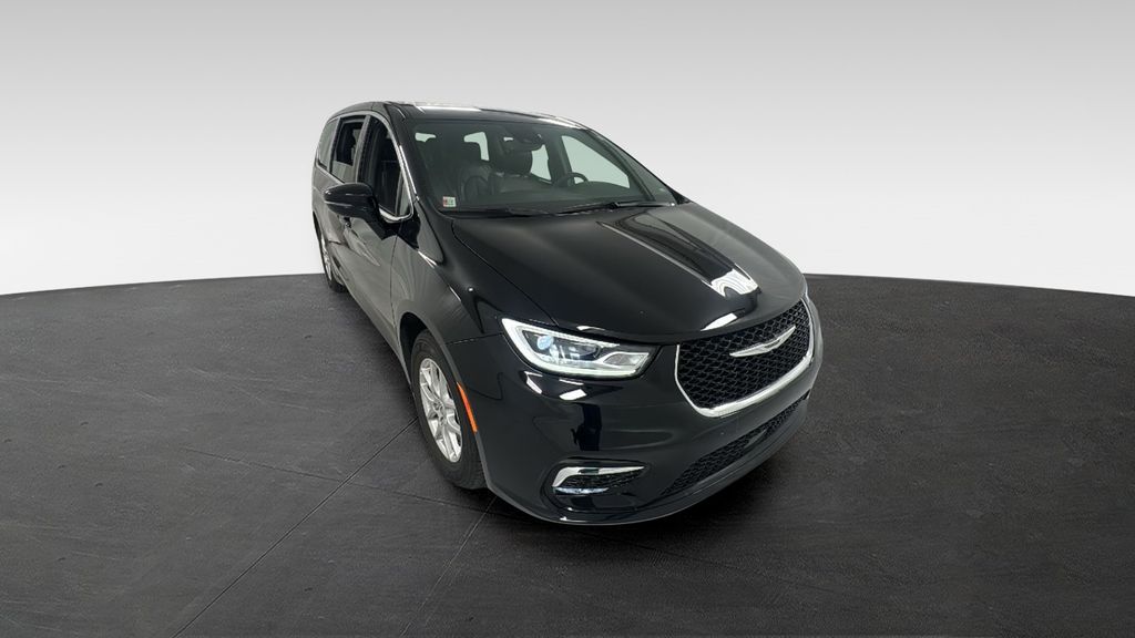 Diamond Black Crystal Pearlcoat 2025 Chrysler Pacifica Select FWD Minivan Front-Wheel Drive 9-Speed Automatic