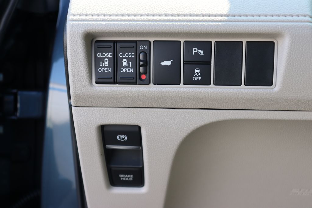 Thumbnail: 2026 Honda Odyssey - 32