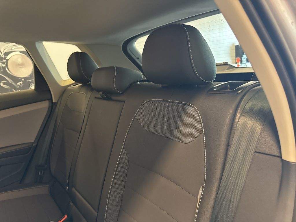 2024 Volkswagen Taos SE photo 13
