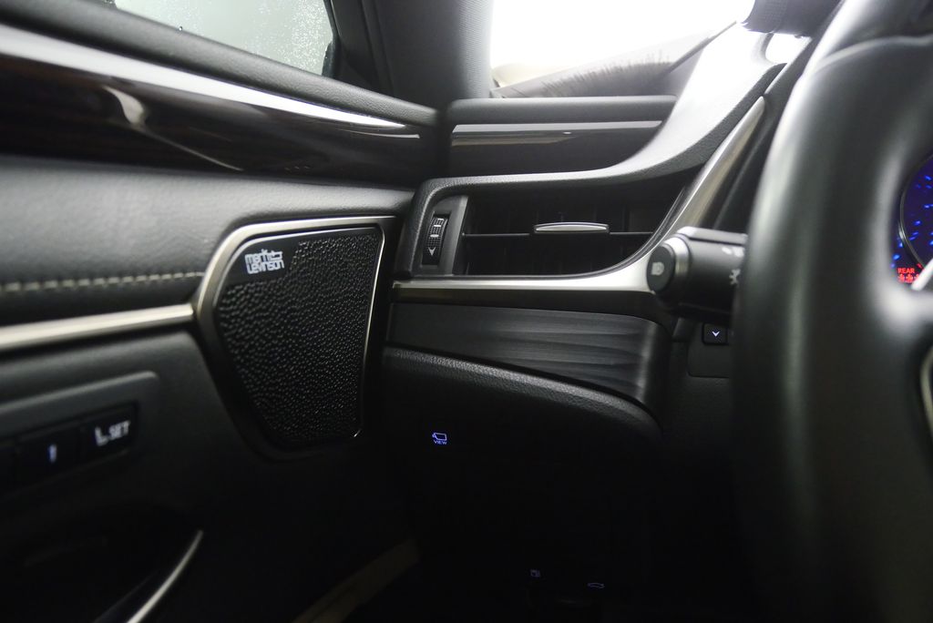 Thumbnail: 2021 Lexus ES - 20