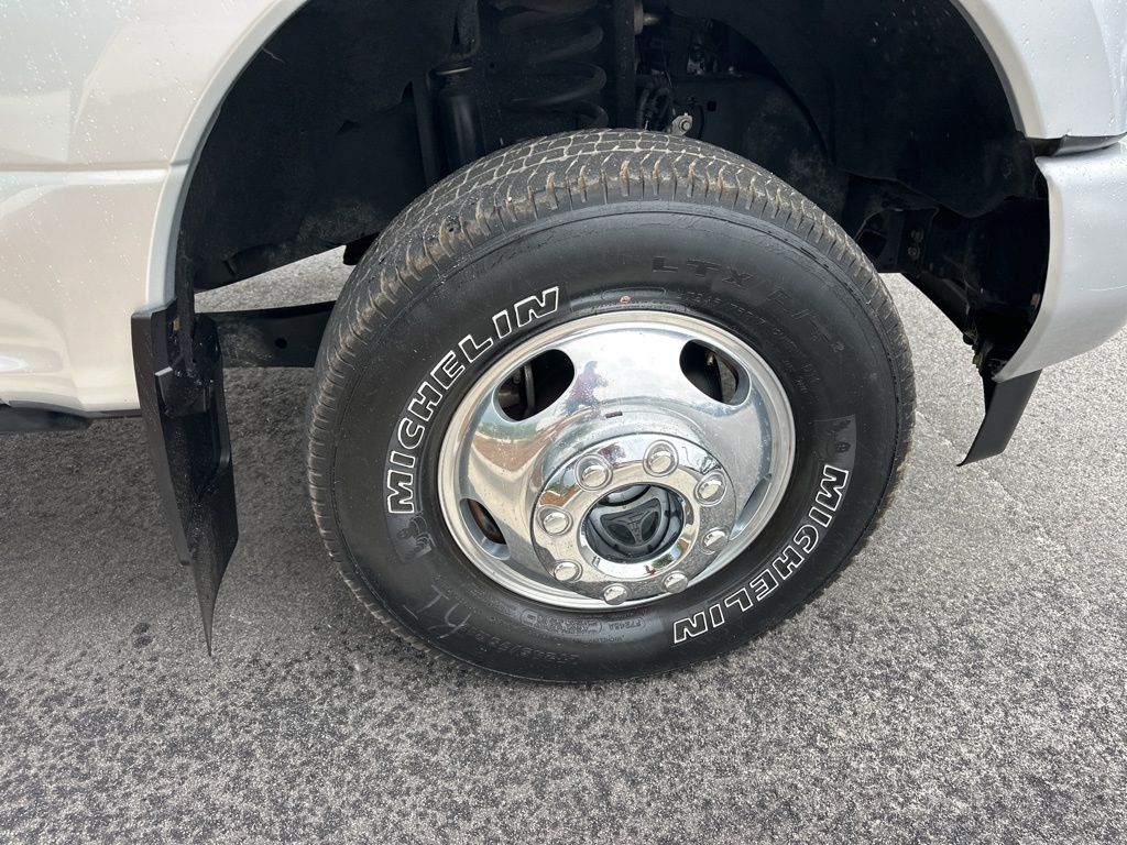2019 Ingot Silver Metallic Ford Super Duty F-350 DRW Platinum 4X4 Truck