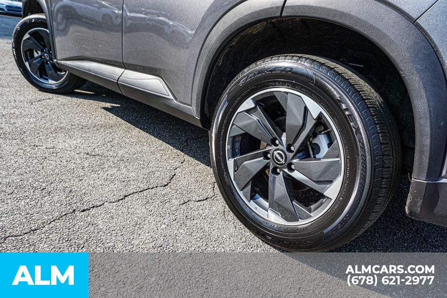 Used 2025 Gray Nissan SV image 16