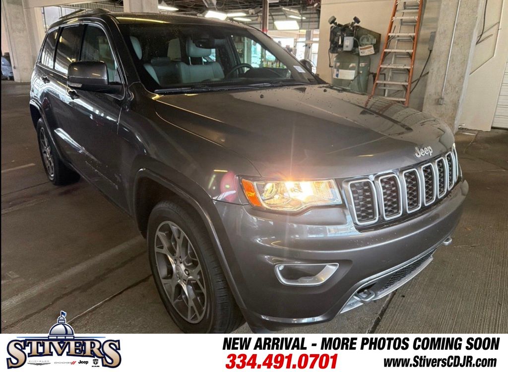 Gray (Granite Crystal Metallic Clearcoat) 2018 Jeep Grand Cherokee Limited SUV / Crossover 4X2 8-Speed Automatic