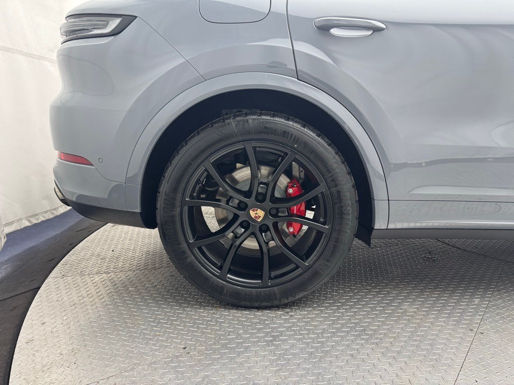 Thumbnail: 2025 Porsche Cayenne - 13