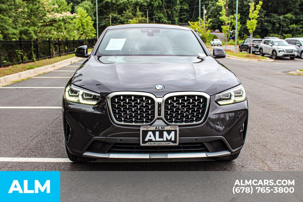 Used 2024 Gray BMW xDrive30i image 8