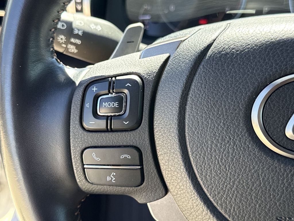 Thumbnail: 2022 Lexus RC - 26