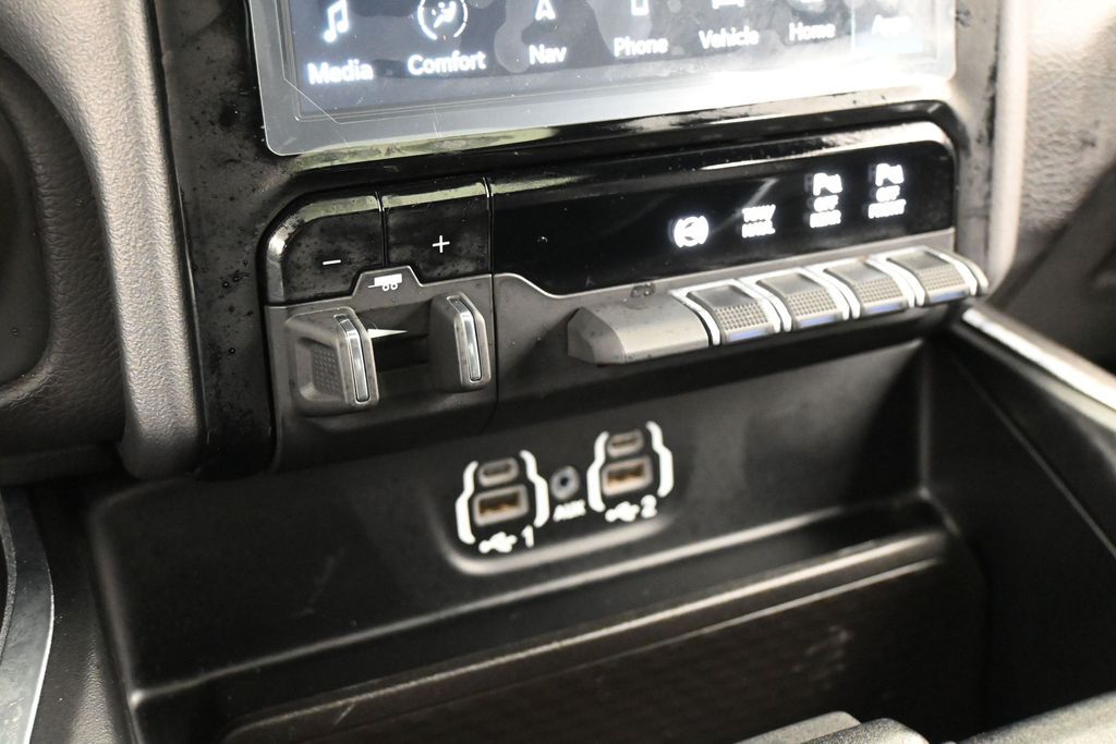 Used 2024 Diamond Black Crystal Pearlcoat Ram Laramie image 21
