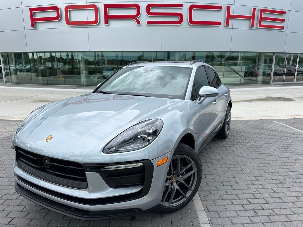Thumbnail: 2025 Porsche Macan - 1