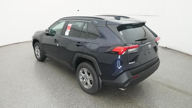 2025 Toyota RAV4 XLE 2