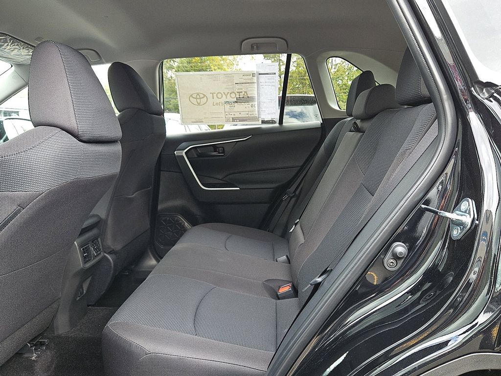 Thumbnail: 2025 Toyota RAV4 - 10