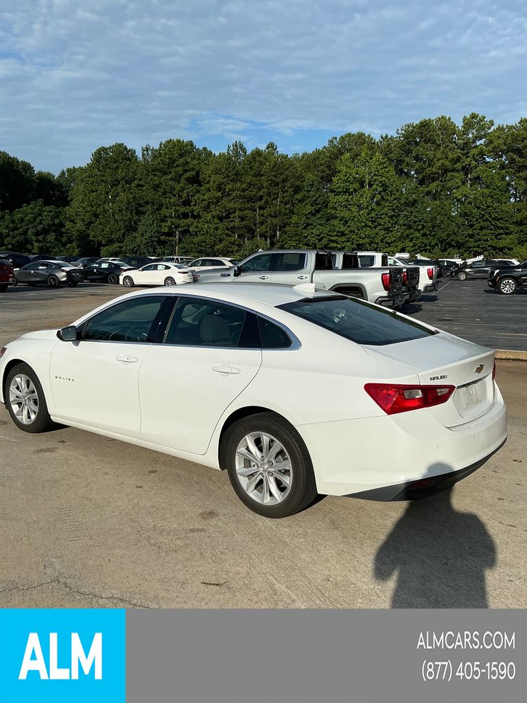 Used 2025 White Chevrolet LT image 3