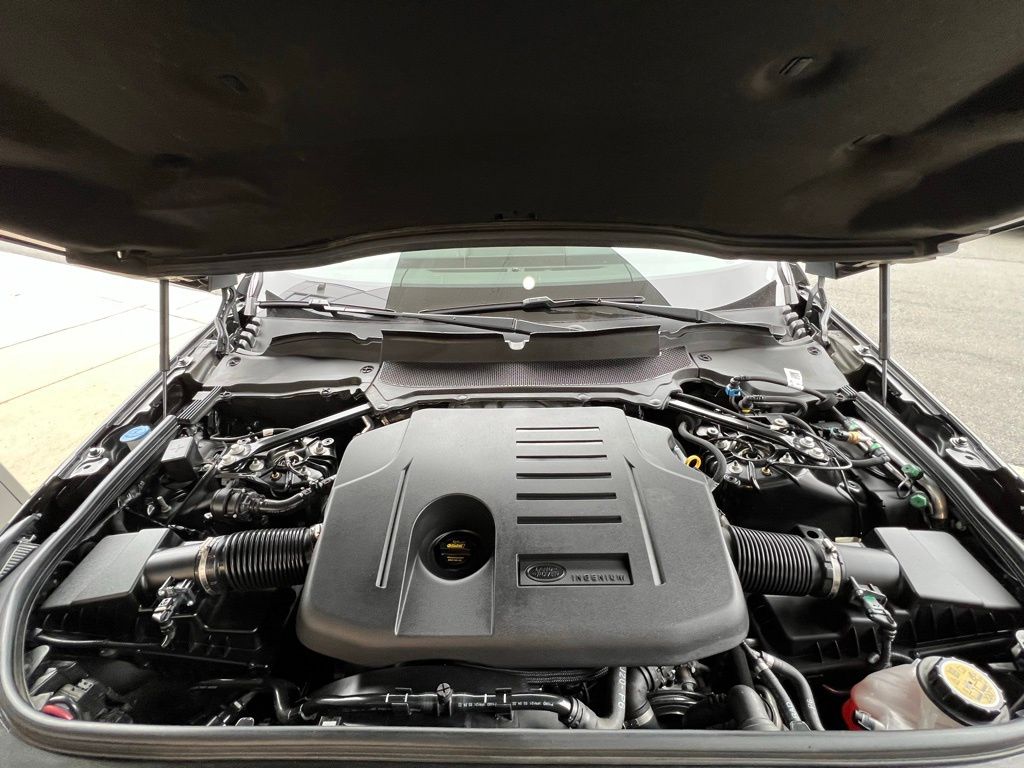 2023 Land Rover Discovery S R-Dynamic photo