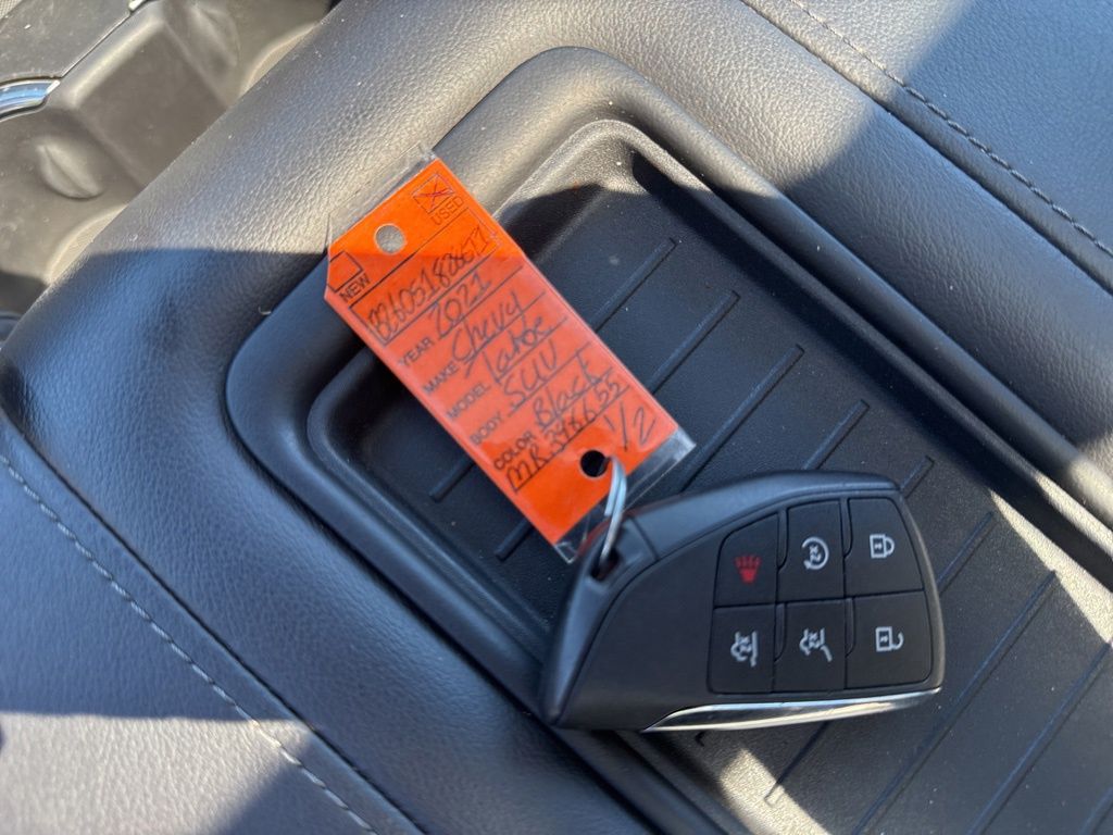 Used 2021 Black Chevrolet Z71 image 40