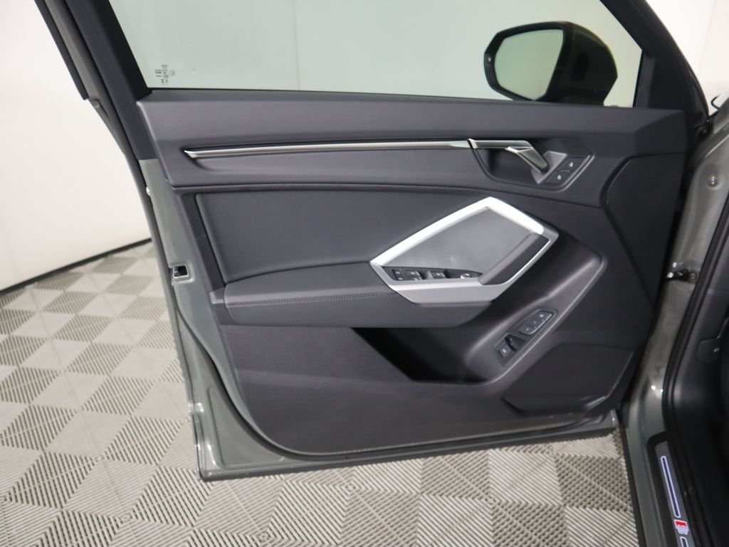 Thumbnail: 2025 Audi Q3 - 26