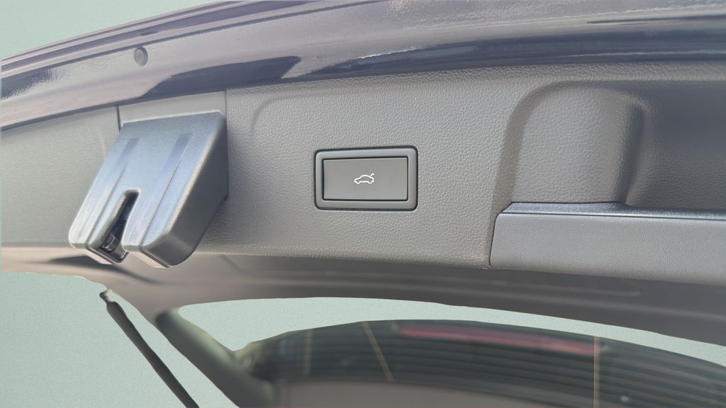 New 2026 Black Volkswagen 2.0T SE w/Technology image 25