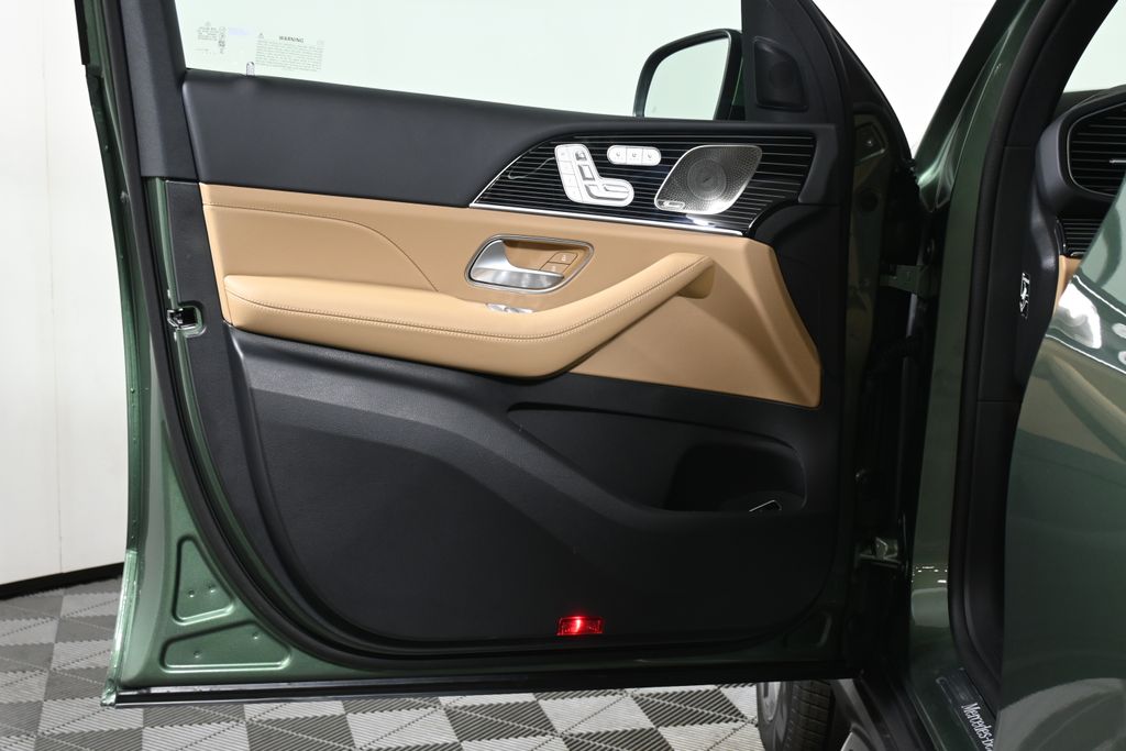 Thumbnail: 2026 Mercedes-Benz GLE - 24