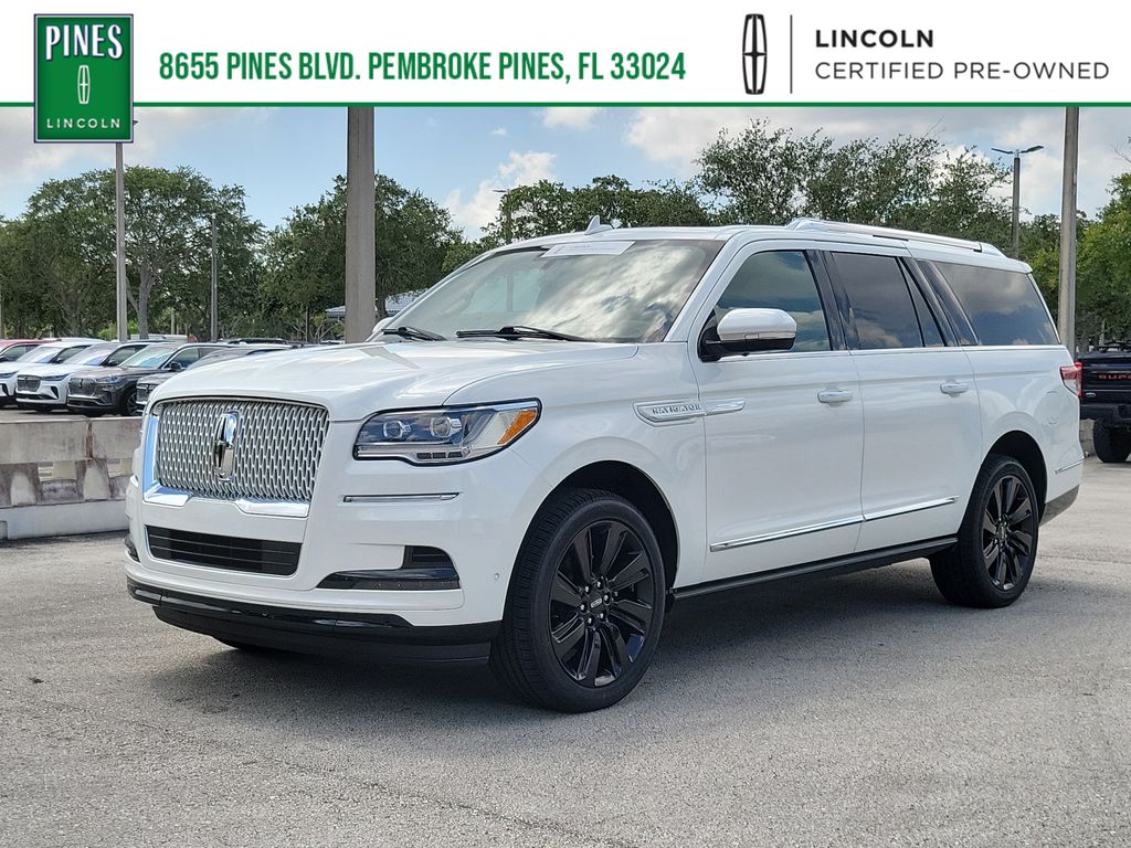 White Metallic 2022 Lincoln Navigator SUV / Crossover 4X2 Automatic