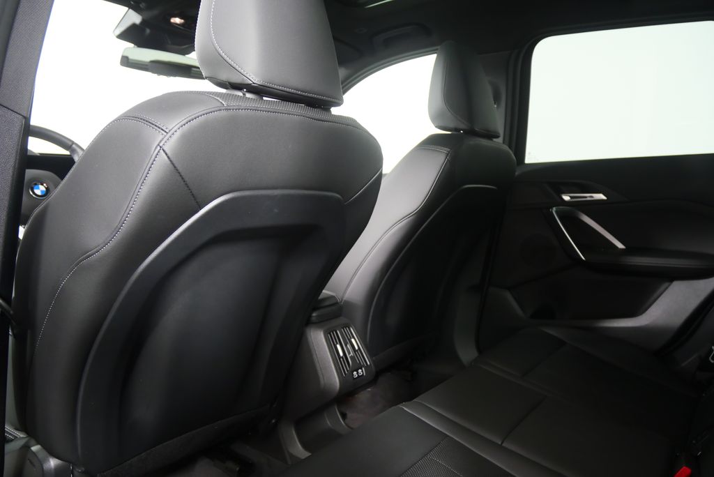 Thumbnail: 2025 BMW X1 - 19