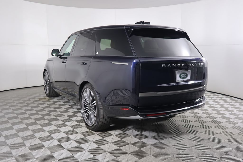 2025 Land Rover Range Rover SE 7