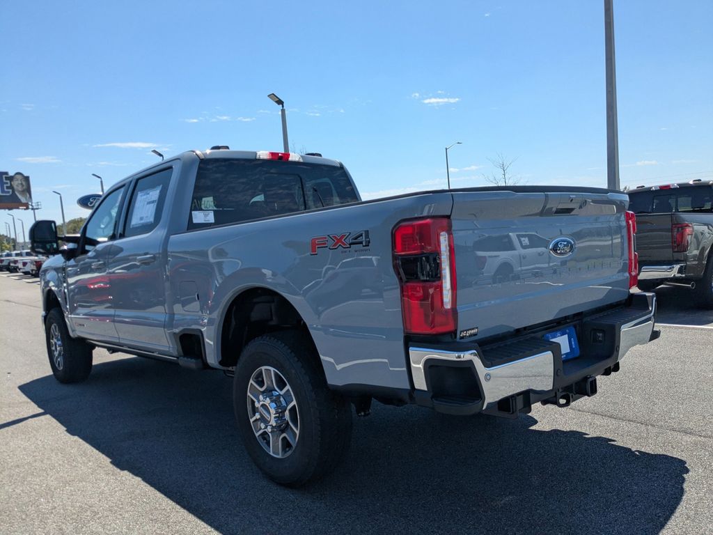 2026 Ford Super Duty F-350 SRW LARIAT