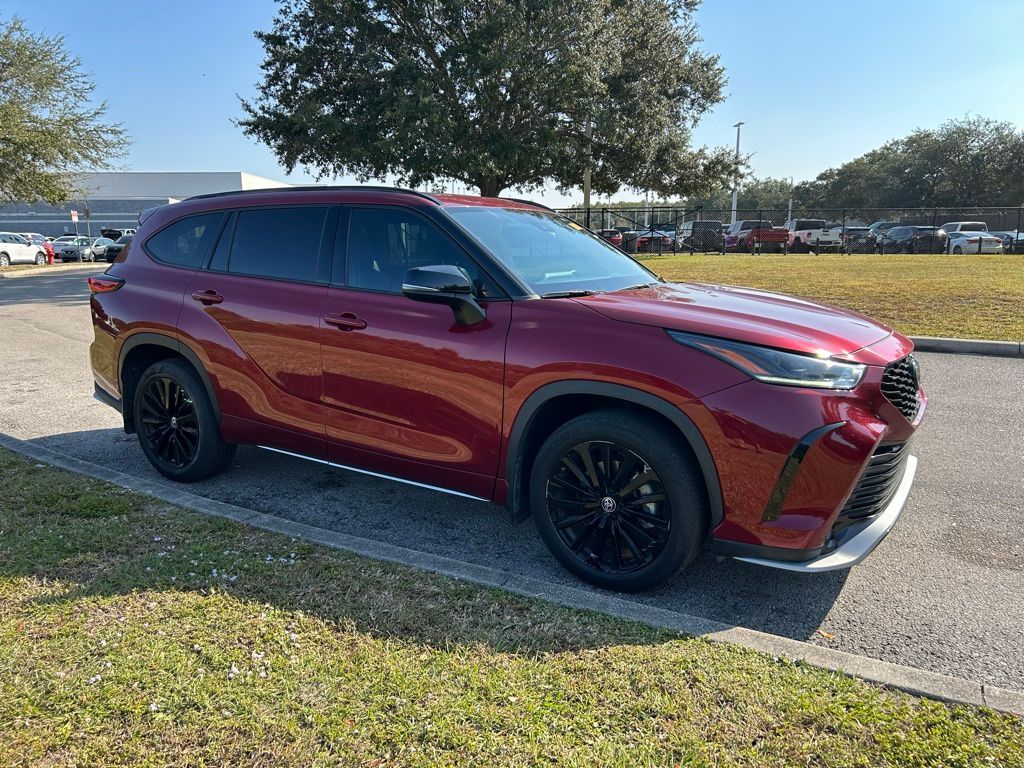 Thumbnail: 2023 Toyota Highlander - 6