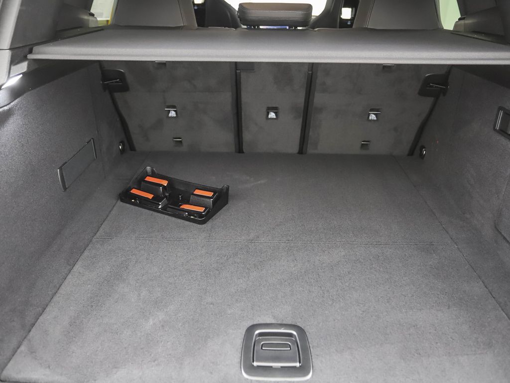 Thumbnail: 2026 BMW iX - 24