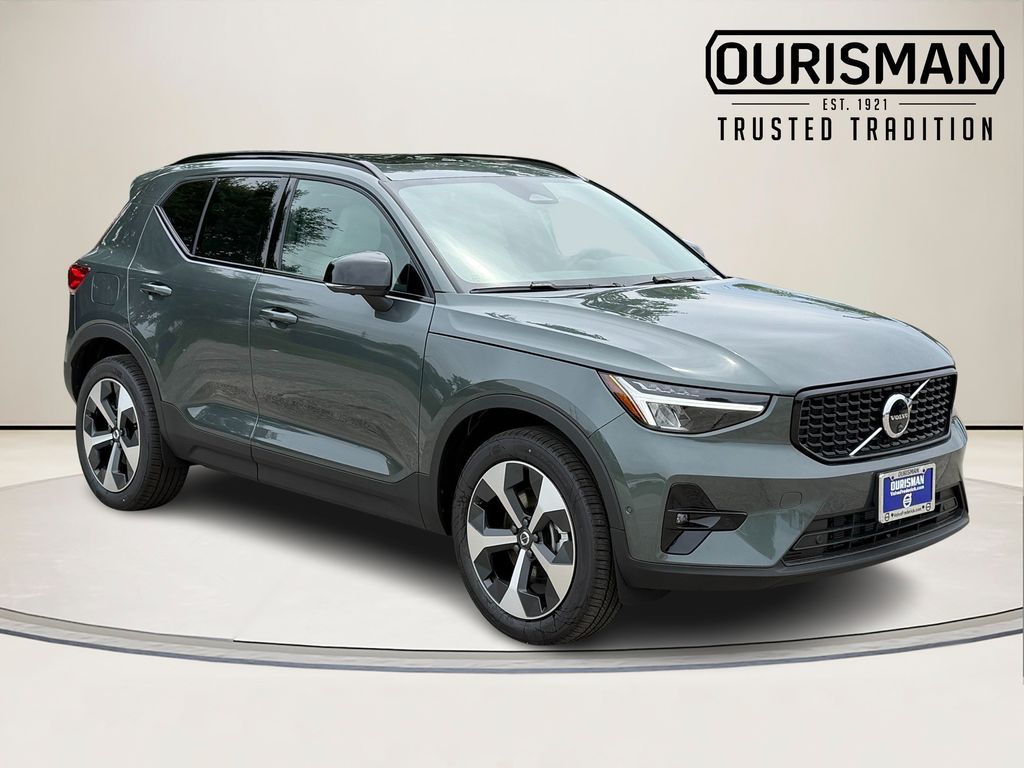 Forest Lake 2026 Volvo XC40 SUV / Crossover All-Wheel Drive Automatic