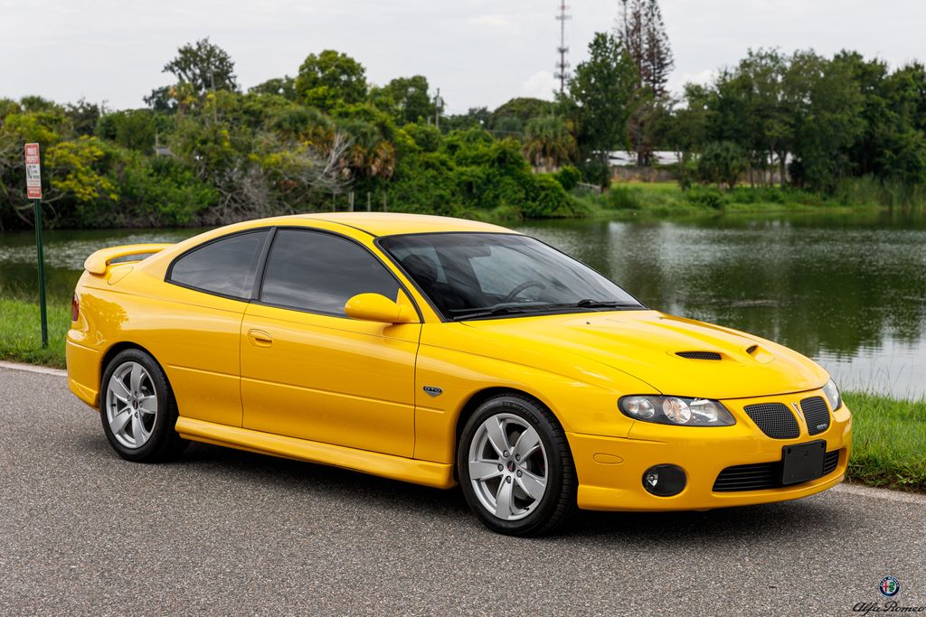 Granite Metallic 2005 Pontiac GTO Coupe Rear-Wheel Drive 4-Speed Automatic Overdrive