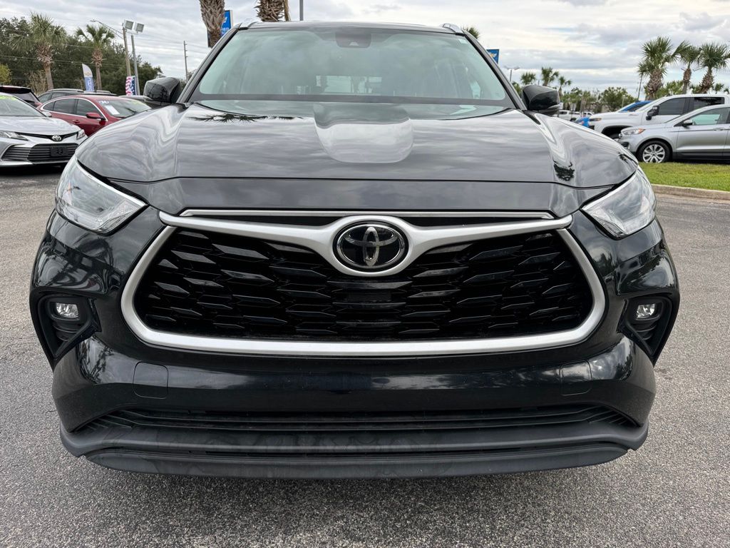 2021 Toyota Highlander XLE 3