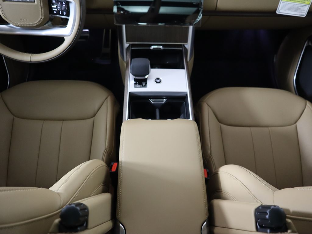 Thumbnail: 2025 Land Rover Range Rover - 17