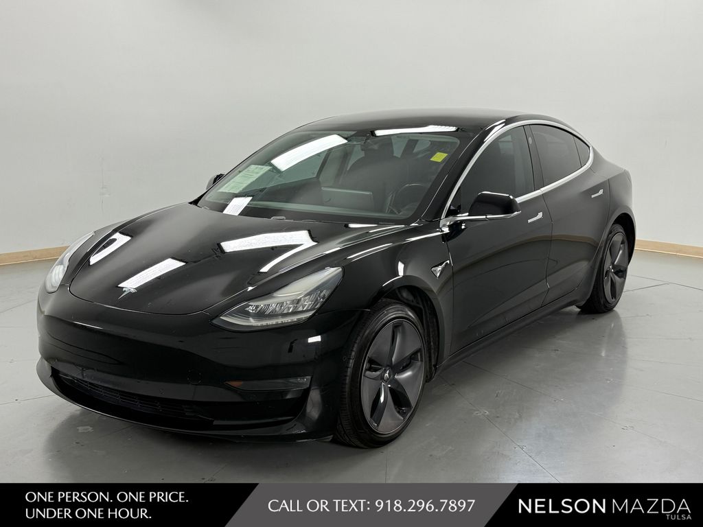 2019 Tesla Model 3 Standard Range Plus's photo