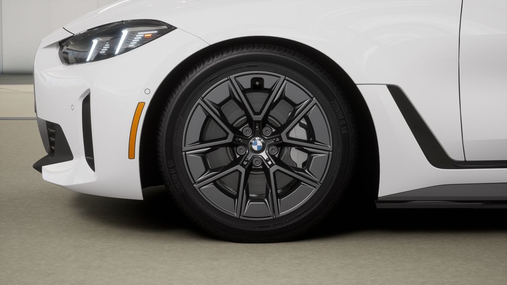 Thumbnail: 2025 BMW i4 - 32