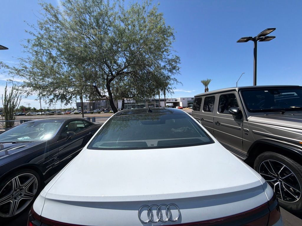 Thumbnail: 2021 Audi A8 - 5
