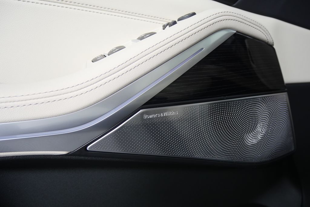 Thumbnail: 2026 BMW X7 - 10