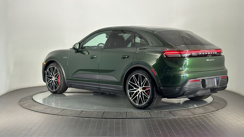 Thumbnail: 2025 Porsche Macan - 3