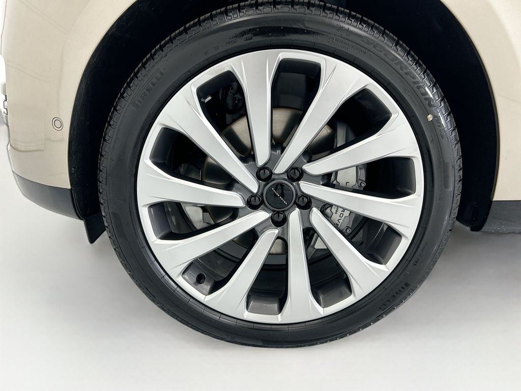 Thumbnail: 2026 Land Rover Range Rover - 29