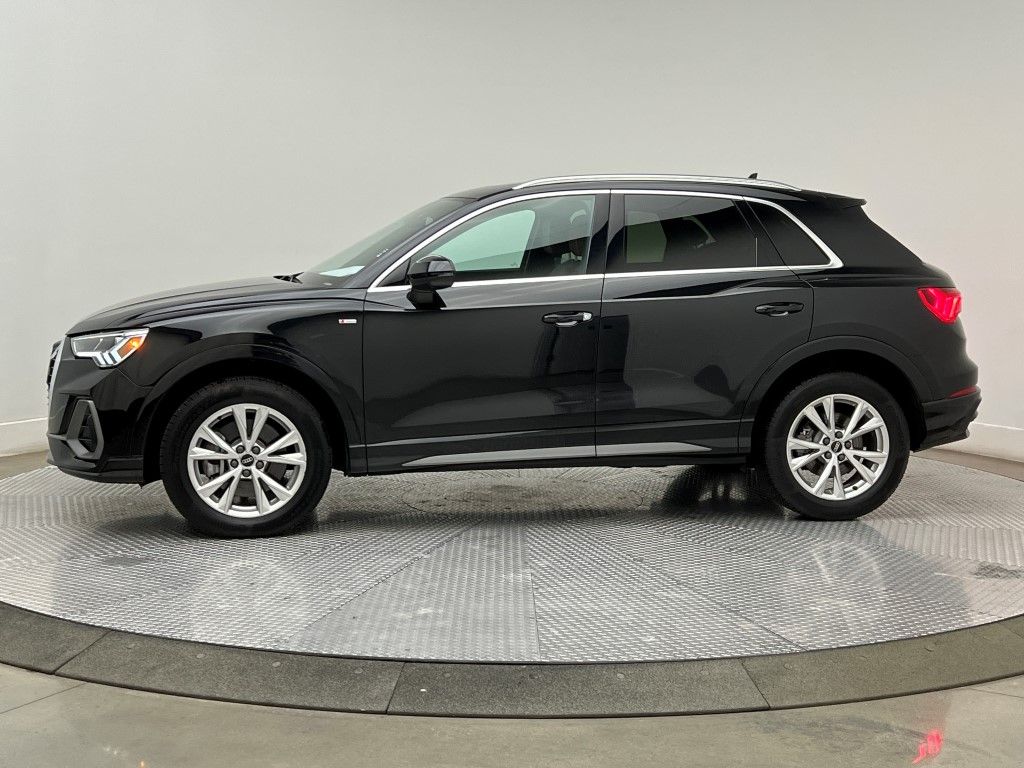 Thumbnail: 2022 Audi Q3 - 4