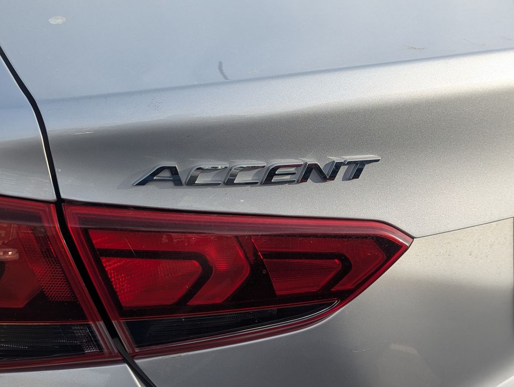 2020 Hyundai Accent SE 7