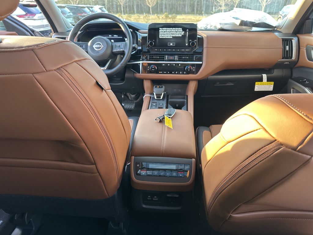 2025 Boulder Gray Pearl Nissan Pathfinder Platinum FWD SUV