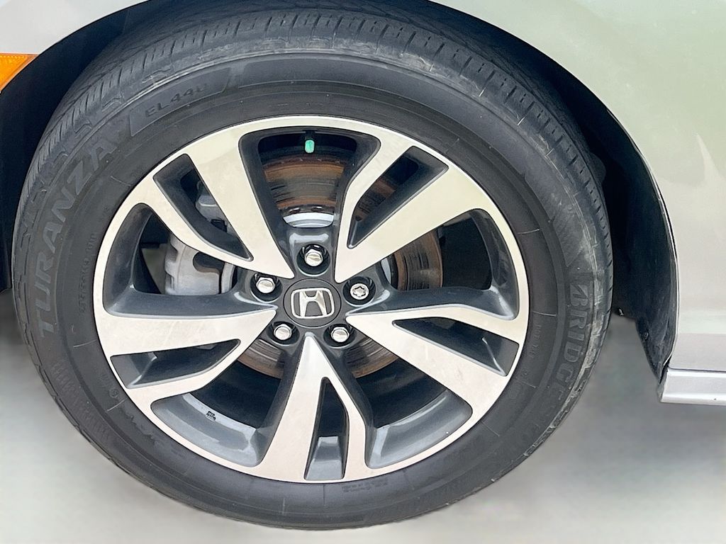 Used 2023 Silver Honda Touring image 34