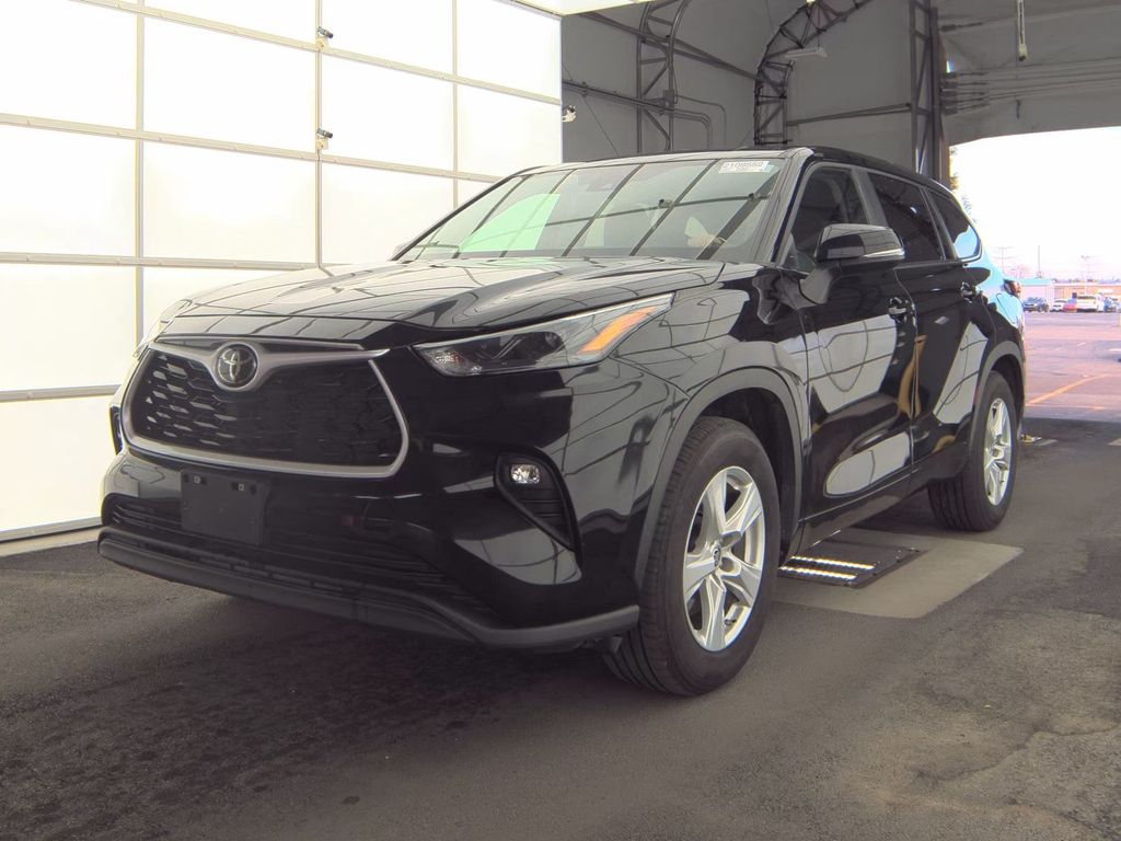 Black 2025 Toyota Highlander LE FWD SUV / Crossover Front-Wheel Drive 8-Speed Automatic